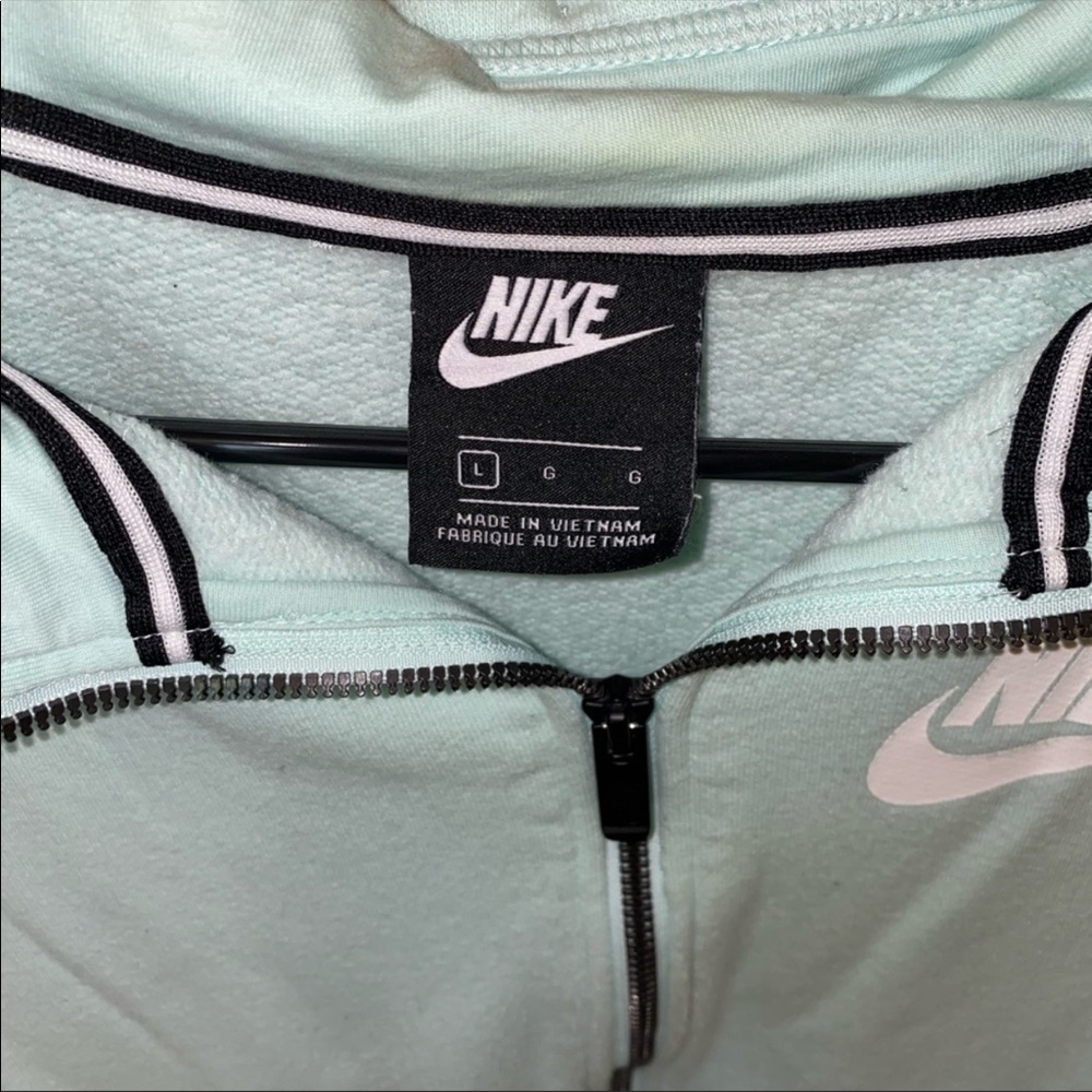 Nike pullover - Picture 2 of 2